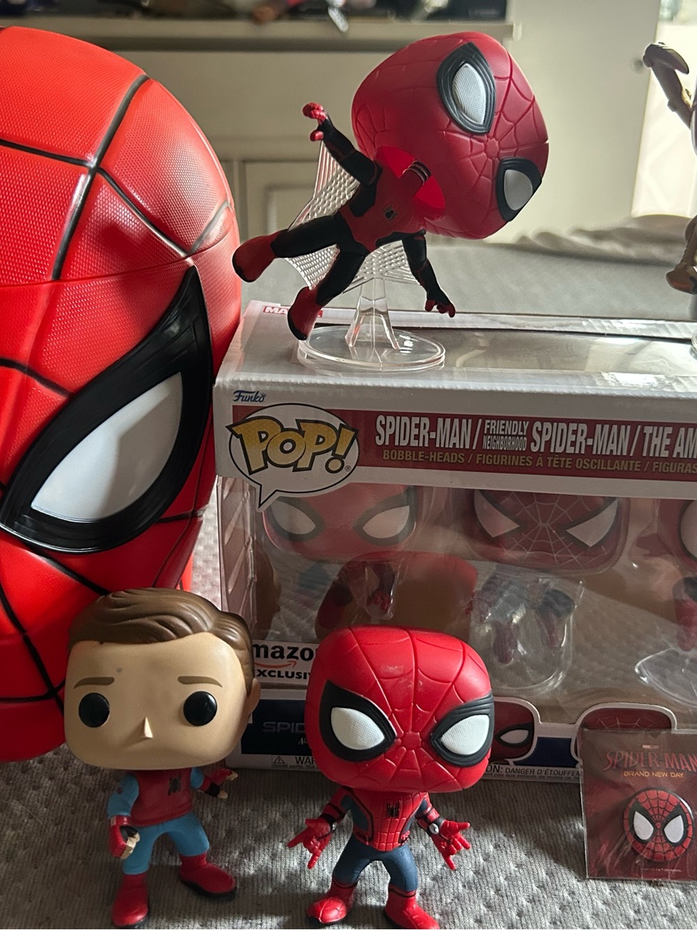 Marvel Spiderman collection bundle as is condition (popcorn bucket unused)